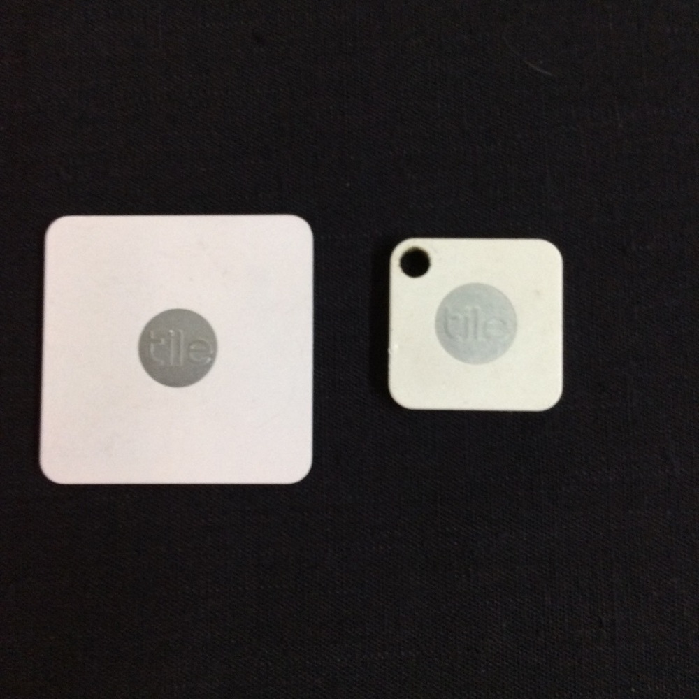 Set of two Tile tracking